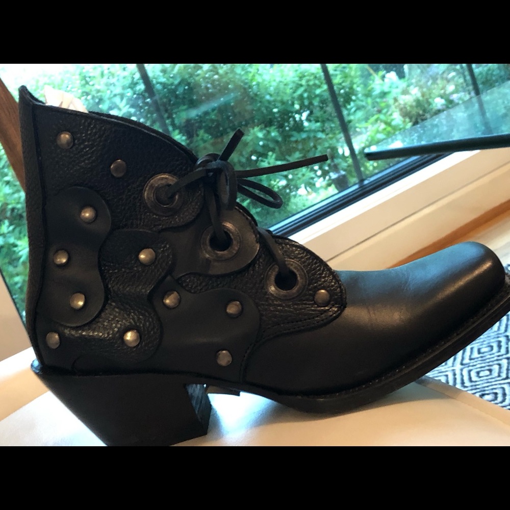 John Fleuvog Emmylou black leather 8.5